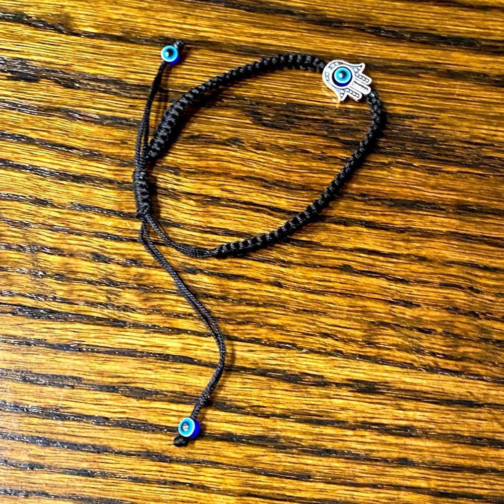Hand Evil Eye Macrame Bracelet - Picture 3 of 4